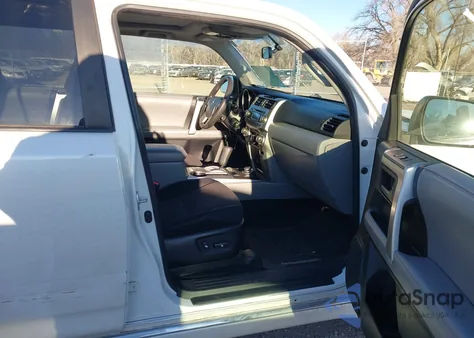 2013 Toyota 4Runner Sr5 z USA, uszkodzony, nr VIN JTEBU5JRXD5117290